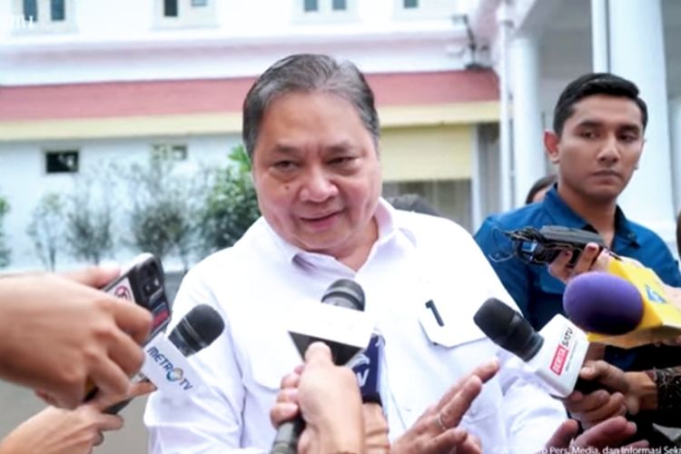 Menko Perekonomian Airlangga Hartarto saat memberikan keterangan di Kompleks Istana Kepresidenan, Jakarta, Selasa (16/9/2025).