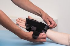 6 Cara Mengobati Carpal Tunnel Syndrome Tanpa Operasi