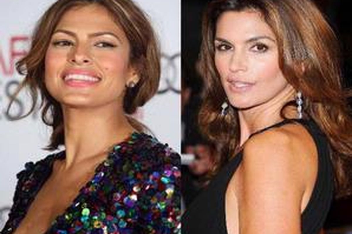 Eva Mendes (kiri) dan Cindy Crawford, dengan tahi lalat yang menurutnya menyeimbangkan bentuk bibirnya yang enggak proporsional.