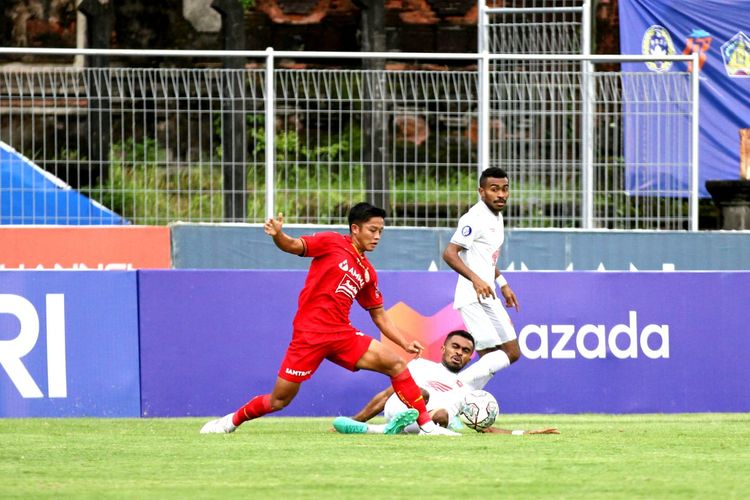 Pertandingan pekan ke-32 Liga 1 2021-2022 antara Persija Jakarta dan PSM Makassar di Stadion I Gusti Ngurah Rai, Denpasar, Bali, Senin (21/3/2022) sore WIB.