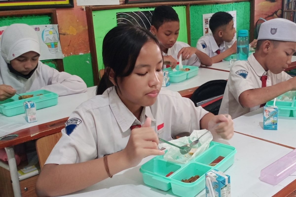 Siswa di Kota Malang Berharap Makan Bergizi Gratis Konsisten Tanpa Pengurangan Porsi