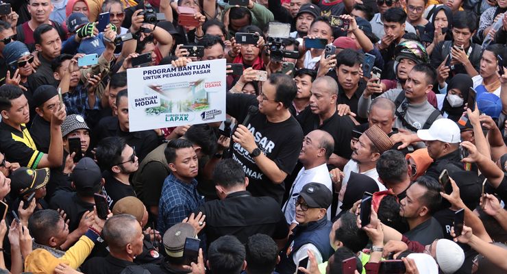Di Pasar Flamboyan Kalbar, Anies Tawarkan 3 Program untuk Pedagang