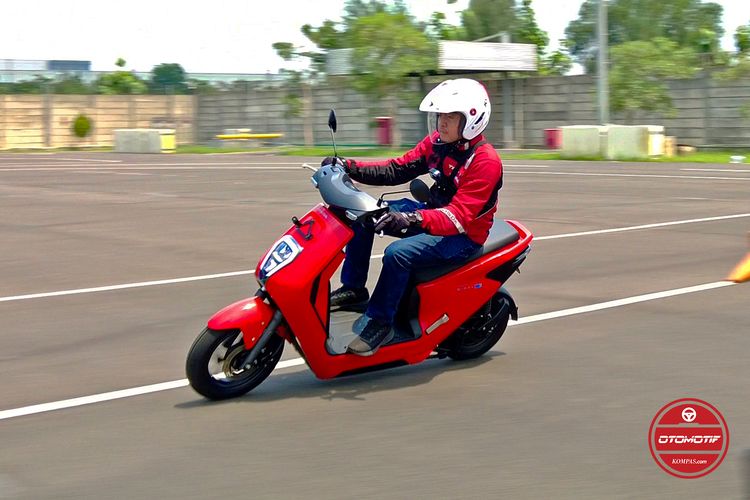 Test ride Honda EM1 e: