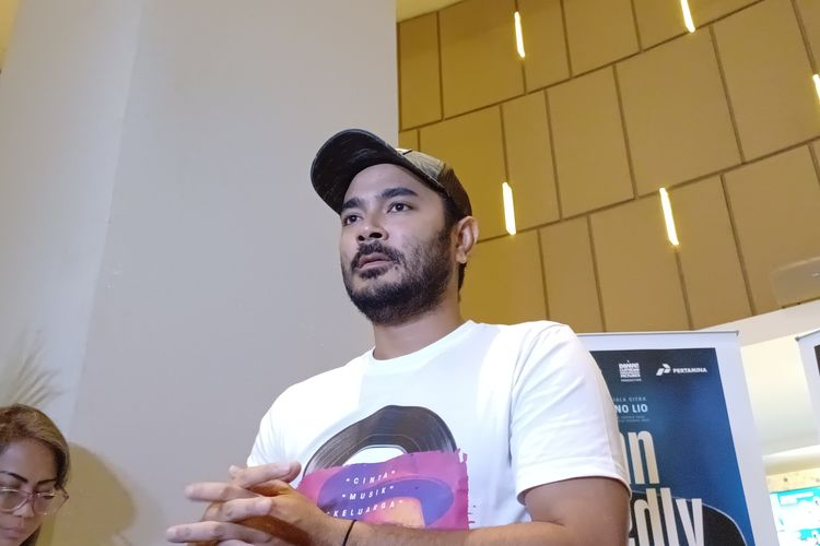 Marthino Lio di konferensi pers peluncuran official poster dan trailer di Epicentrum, Jakarta Selatan, Senin (25/3/2024).