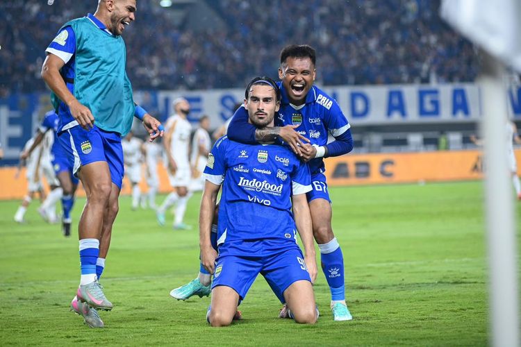 Hasil Persib Vs Dewa United 1-0: Penalti Andrew Jung Angkat Maung ke Posisi 3!