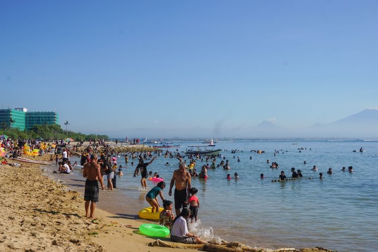 Suasana Pantai Sanur di Denpasar, Bali (23/10/2023).