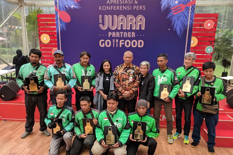 Pemberian penghargaan kepada sepuluh driver terbaik Gojek di Gelora Bung Karno, Jakarta Pusat pada Kamis (14/3/2019)