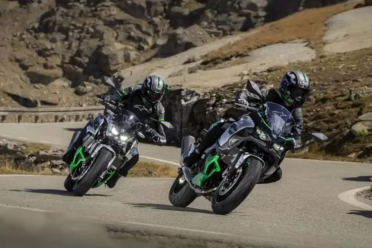 Pembaruan Kawasaki Ninja 7 Hybrid dan Z7 Hybrid: Dapat Upgrade ECU