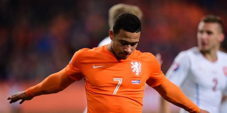 Reaksi Memphis Depay saat membela Belanda pada laga kontra Republik Ceko di Amsterdam ArenA, 13 Oktober 2015.