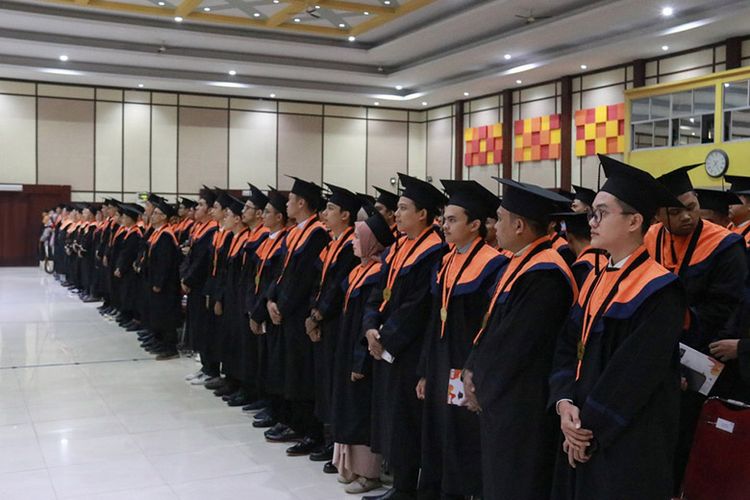 Sebanyak 374 wisudawan yang terdiri dari 372 lulusan program sarjana dan 2 lulusan program magister resmi dilantik dalam seremoni Sidang Terbuka Pimpinan dan Senat Wisuda Program Sarjana dan Magister Itenas Periode Semester Ganjil TA 2023/2024. 