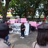 Mahasiswa dan Emak-emak Demo ke Pengadilan, Minta 5 Petani yang Dituduh Mencuri Dibebaskan