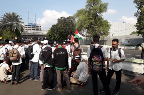 Protes Pemindahan Kedubes AS ke Yerusalem, Puluhan Orang Demo di Depan Kedubes AS