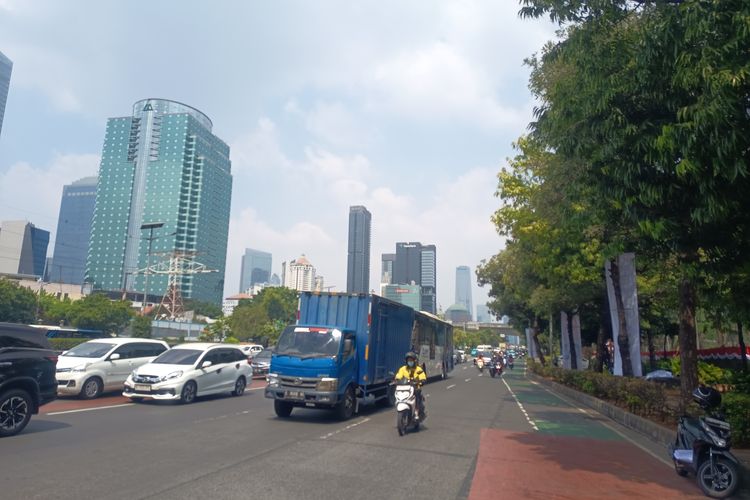 Jelang Demo BEM UI di Bundaran HI, Lalu Lintas Sekitar Semanggi Jaksel Ramai-Padat