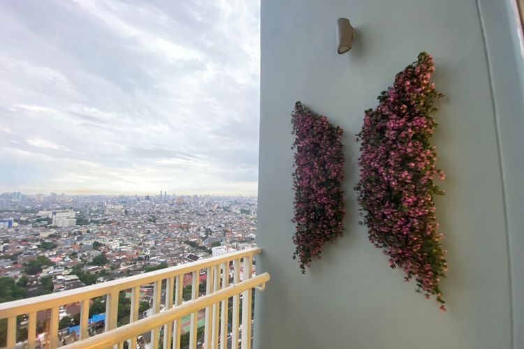 Spot foto berbentuk logo BTS yang ada di balkon kamar Sarang Army.