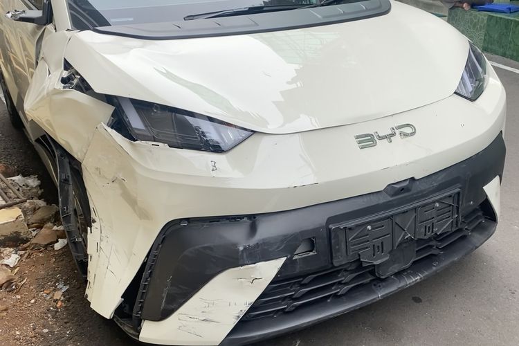 Sopir BYD Tertidur Saat Mengemudi karena Kelelahan, Tak Sadar Lindas Ojol di Jaksel