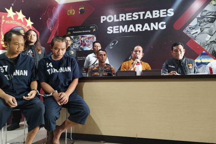 Pelaku pencurian kayu di asrama TNI ditahan di Polrestabes Semarang, Selasa (26/12/2023).