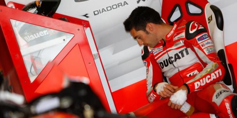 Pebalap penguji Ducati asal Italia, Michele Pirro.