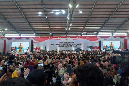 Sertifikat Perdana Redistribusi Tanah Timbul Diserahkan di Cilacap