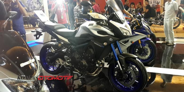 Yamaha MT-09 Tracer dibanderol Rp 325 juta on the road Jakarta.