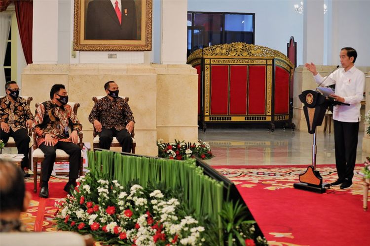 Penyaluran Dana Bergulir Untuk Koperasi Dalam Rangka Pemulihan Ekonomi Nasional di Istana Merdeka Jakarta (23/7.2020). (DOK. LPDB-KUMKM)