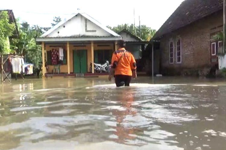 Kondisi banjir di Desa Talun Kidul, Kecamatan Sumobito, Kabupaten Jombang, Jawa Timur, Rabu (22/2/2023).