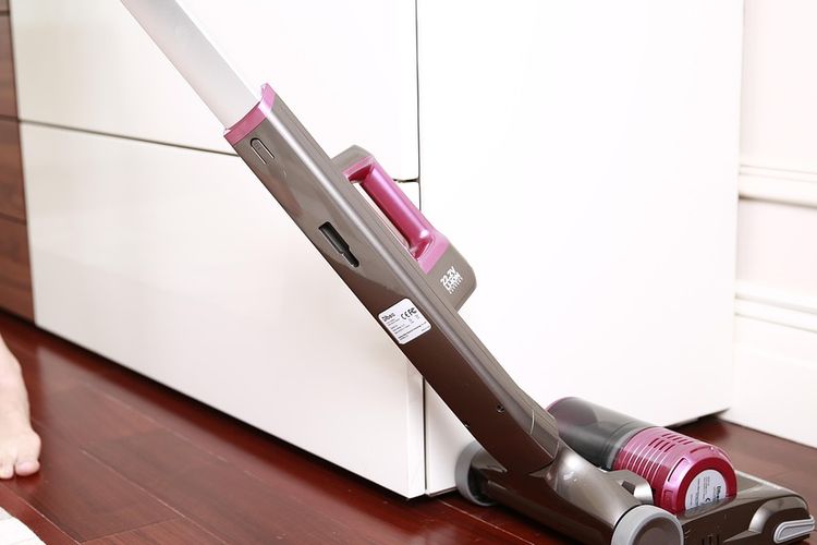 Ilustrasi vacuum cleaner basah.