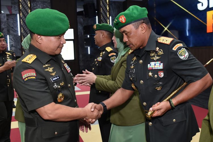 Mayor Jenderal (Mayjen) Mohammad Hasan resmi menjabat sebagai Panglima Kodam (Pangdam) Jaya/Jayakarta setelah dilakukan serah terima jabatan (sertijab).  Sertijab dipimpin langsung Kepala Staf TNI Angkatan Darat (KSAD) Jenderal Dudung Abdurachman di Markas Besar TNI AD (Mabesad), Jakarta, Jumat (24/3/2023).