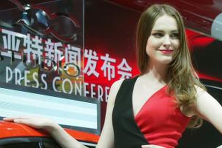 Gadis seksi penghias Beijing Motor Show 2014