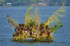 Minim, Kunjungan Wisatawan ke Danau Sentani