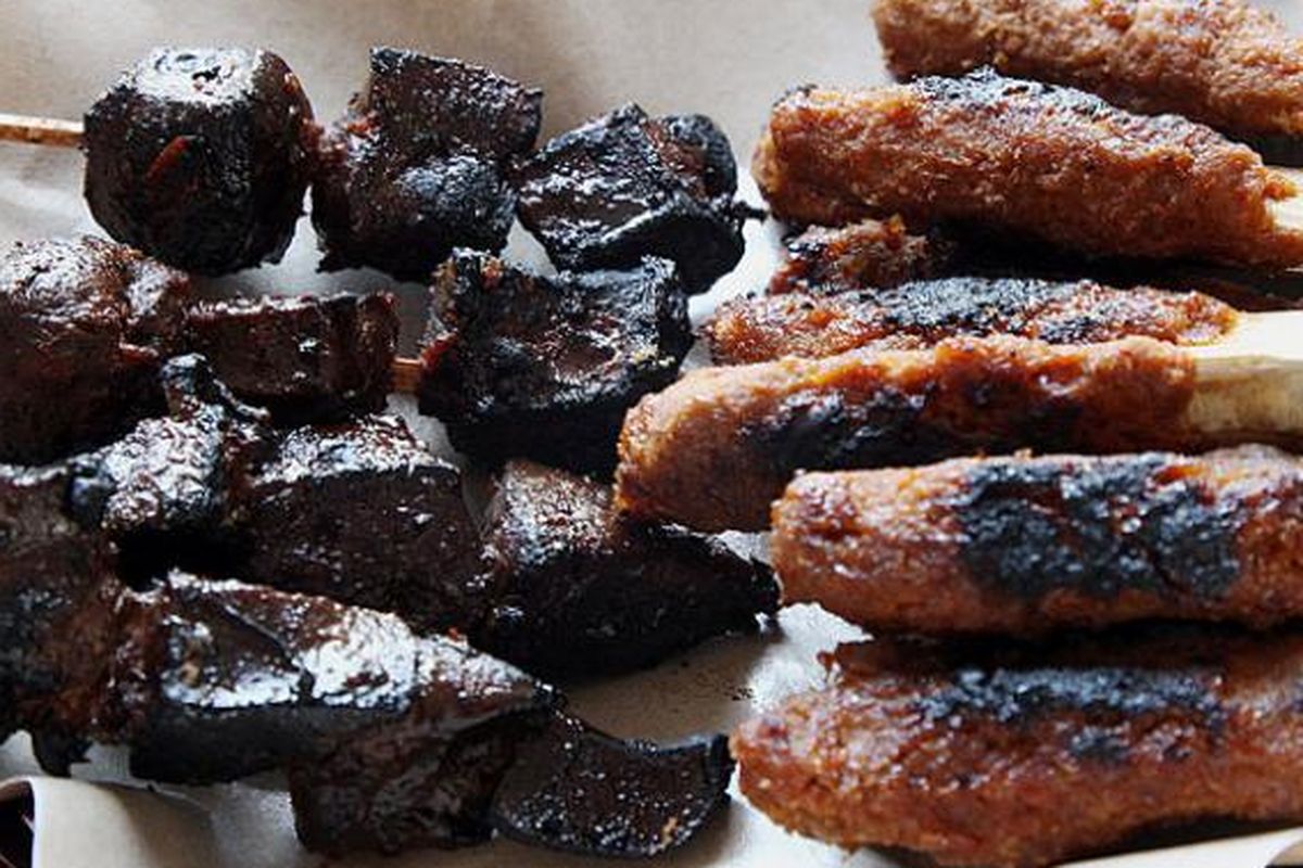 Sate Rembiga di Lombok. Salah satu jajanan khas Lombok.