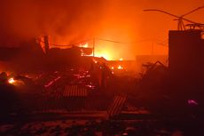 Toko Mebel Furniture Terbakar di Pulo Gadung, Kerugian Ditaksir Rp 800 Juta