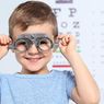Kedua Orangtua Pakai Kacamata, Apakah Anak Pasti Alami Mata Minus?