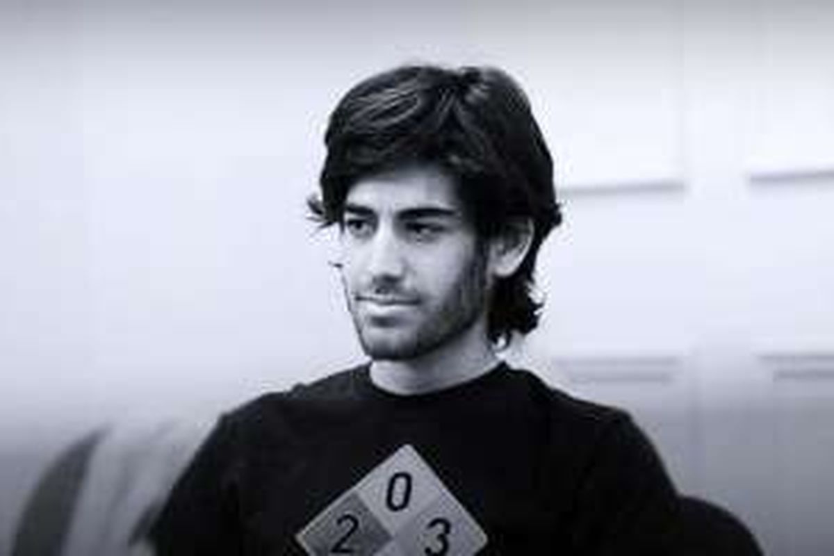 Aaron Swartz  dikenal perancang RSS dan aktivis internet yang memperjuangkan hak akses publik terhadap informasi digital.?