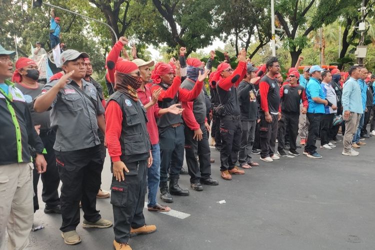 Info Lengkap UMR Kota dan Kabupaten Sukabumi 2024