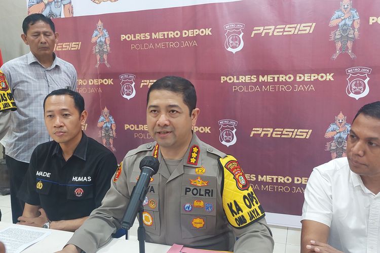 Kapolres Metro Depok Kombes Pol Arya Perdana saat memberikan keterangan di Polres Depok, Jumat (9/2/2024). 