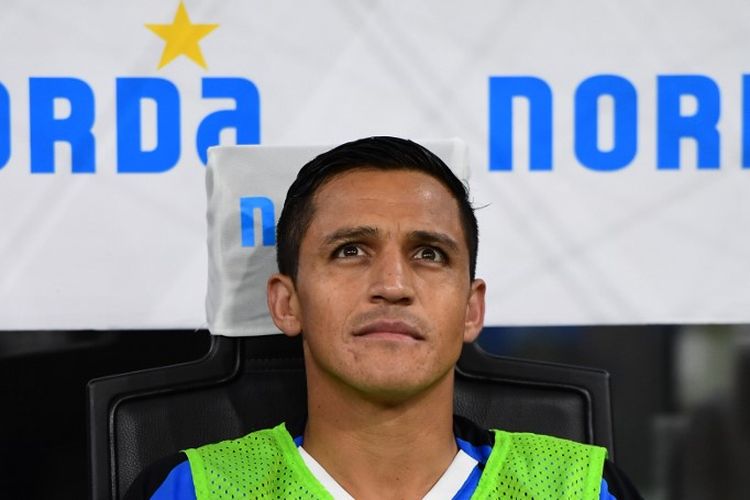 Inter Milans Chilean forward Alexis Sanchez attends the Italian Serie A football match Inter Milan vs Udinese on September 14, 2019 at the San Siro stadium in Milan. (Photo by Miguel MEDINA / AFP)