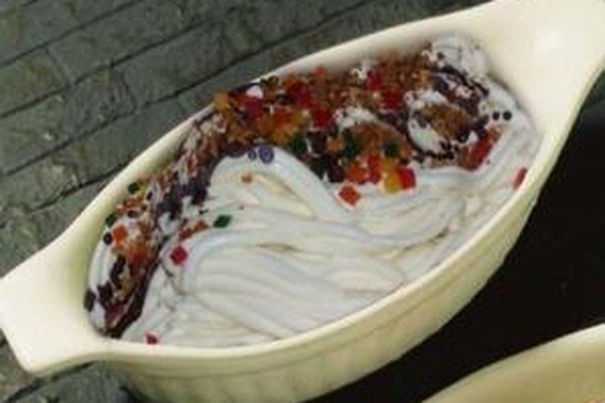 Es Spageti yang menggoda ini bisa dinikmati di Gazebo Cafe.