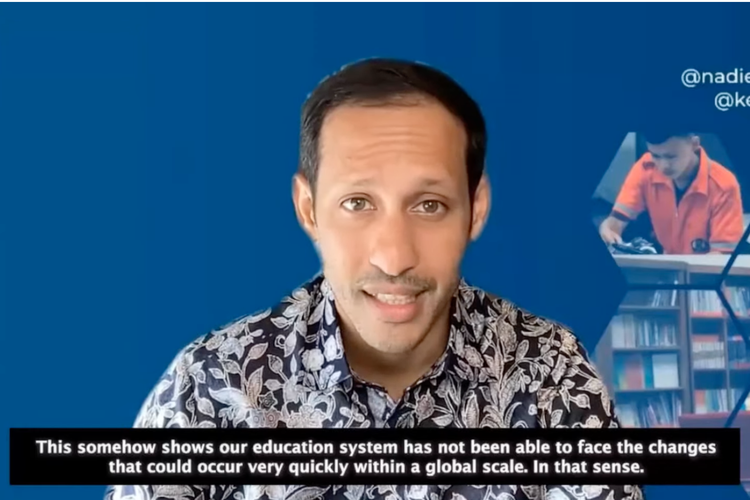 Mendikbud Ristek Nadiem Makarim saat membuka seri webinar internasional Asosiasi Universitas Terbuka Asia atau Asian Association of Open Universities (AAOU) bertajuk Challenges and Opportunities of ODL Post-Covid19 (19/4/2022).