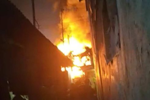 Kebakaran Landa Gudang Disorda di Velodrome, Rawamangun