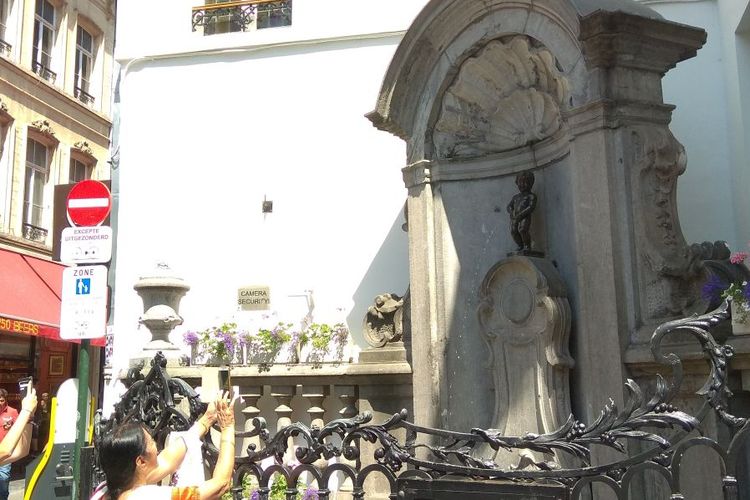 Mannekin Pis di Brussels, Belgia