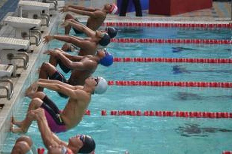 Suasana lomba Piala Pari Sakti 2015 di kolam renang Gelora Bung Karno Senayan