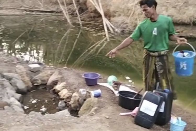 5 Bulan Kekeringan, Warga di Sampang Manfaatkan Air Sungai Keruh untuk Kebutuhan Sehari-hari