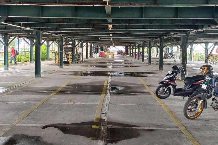 suasana parkir motor ABA lantai 2, Senin (19/5/2025)
