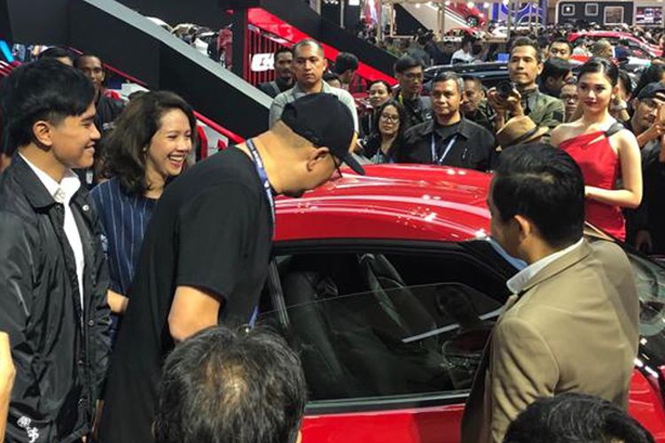 Kaesang Pangarep kunjungi GIIAS untuk lihat Toyota Supra 