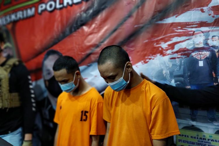 DRH (18) dan MS (18), pelaku tawuran di Cengkareng, Jakarta Barat pada Minggu (8/8/2021) yang tewaskan seorang pemuda, LF (16)