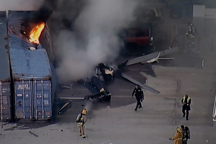 Helikopter Jatuh di Los Angeles hingga Hancur Lebur, 3 Orang Tewas