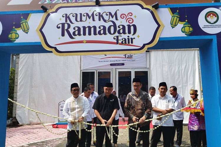 Peresmian simbolis KUMKM Ramadhan Fair