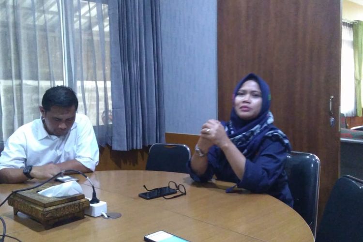 Kepala Balai Besar Konservasi Sumber Daya Alam (BBKSDA) Jawa Barat Ammy Nurwati tengah menjelaskan latar belakang perubahan status Cagar Alam Kamojang dan Papandayan.