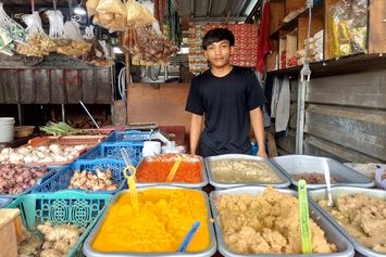 Moncernya Bisnis Bumbu yang Lahir dari Ekosistem Warung Makan Padang