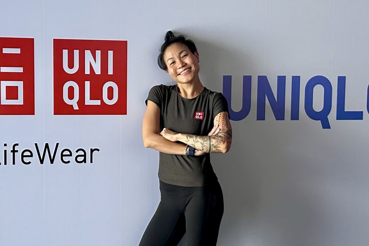 Instruktur dari Home Yoga Raga Studio Raw, Agnes Kiki dalam acara UNIQLO in Motion 2026, di Jakarta Pusat, Sabtu (9/5/2026). 